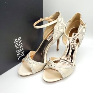 Badgley Mischka Roxy heels NIB
